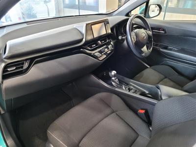 2018 Toyota C-HR - Thumbnail
