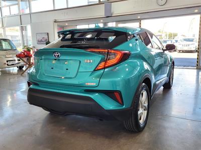 2018 Toyota C-HR - Thumbnail