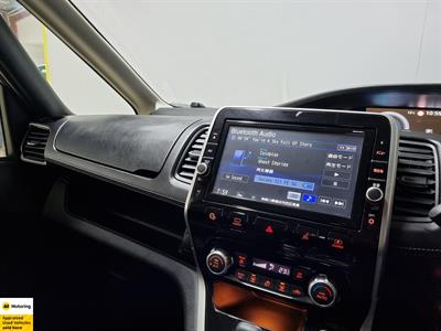 2018 Nissan Serena - Thumbnail