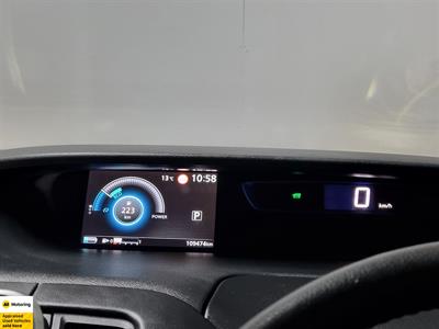 2018 Nissan Serena - Thumbnail