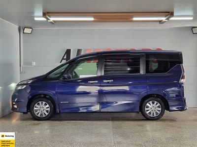 2018 Nissan Serena - Thumbnail