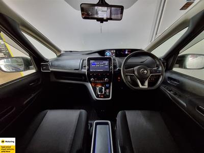 2018 Nissan Serena - Thumbnail