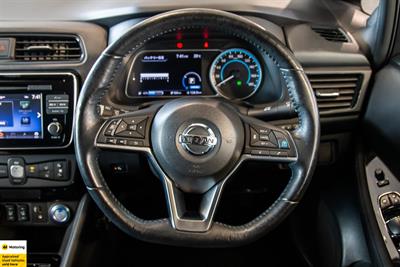 2017 Nissan Leaf - Thumbnail