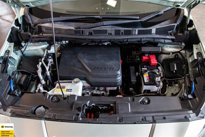 2017 Nissan Leaf - Thumbnail