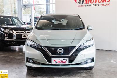 2017 Nissan Leaf - Thumbnail