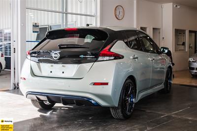 2017 Nissan Leaf - Thumbnail