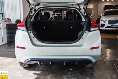 2017 Nissan Leaf - Thumbnail