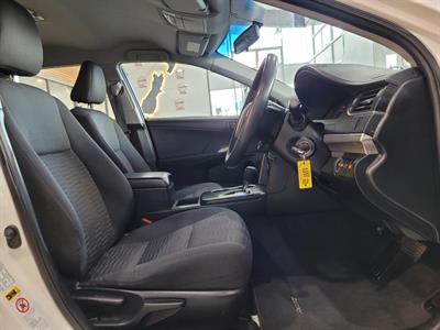 2016 Toyota Camry - Thumbnail