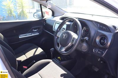 2016 Toyota Vitz - Thumbnail