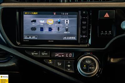 2015 Toyota Aqua - Thumbnail