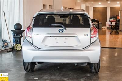 2015 Toyota Aqua - Thumbnail