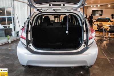 2015 Toyota Aqua - Thumbnail
