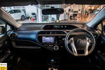 2015 Toyota Aqua - Thumbnail