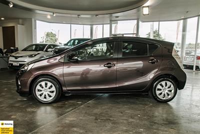 2014 Toyota Aqua - Thumbnail