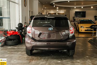 2014 Toyota Aqua - Thumbnail