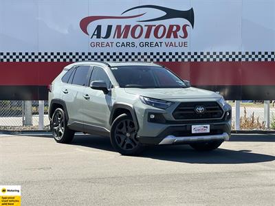 2022 Toyota RAV4 - Thumbnail