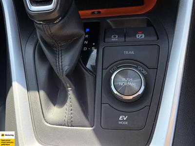 2022 Toyota RAV4 - Thumbnail