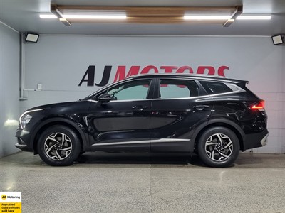 2023 Kia Sportage - Thumbnail