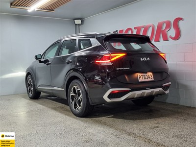 2023 Kia Sportage - Thumbnail