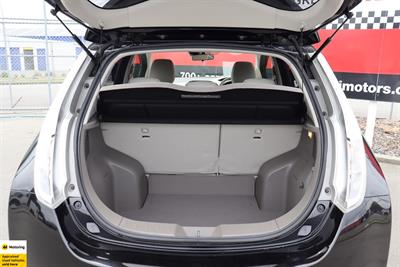 2016 Nissan Leaf - Thumbnail