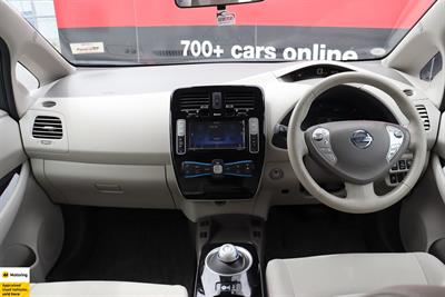 2016 Nissan Leaf - Thumbnail