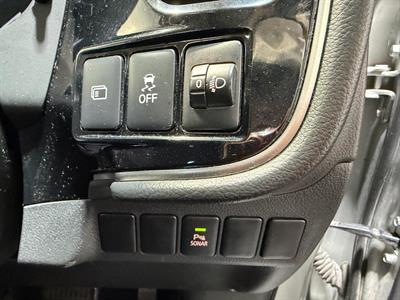 2022 Mitsubishi Outlander - Thumbnail