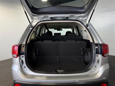 2022 Mitsubishi Outlander - Thumbnail