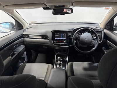 2022 Mitsubishi Outlander - Thumbnail