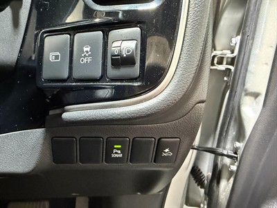 2022 Mitsubishi Outlander - Thumbnail