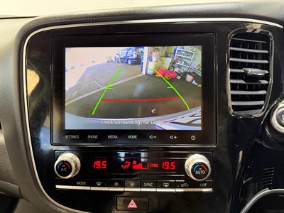 2022 Mitsubishi Outlander - Thumbnail