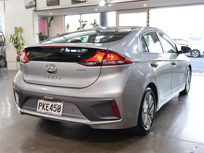 2022 Hyundai IONIQ - Thumbnail