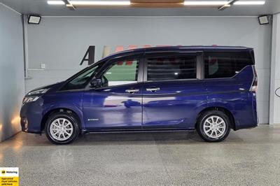 2018 Nissan Serena - Thumbnail