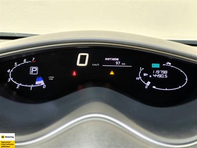 2016 Nissan Serena - Thumbnail