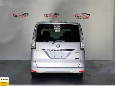 2016 Nissan Serena - Thumbnail