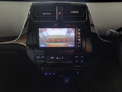 2019 Toyota Prius - Thumbnail
