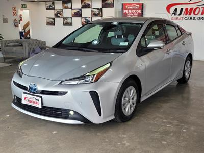 2019 Toyota Prius - Thumbnail