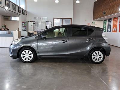 2014 Toyota Aqua - Thumbnail