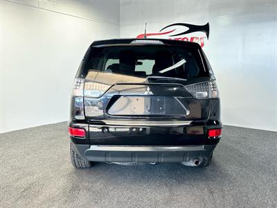 2011 Mitsubishi Outlander - Thumbnail