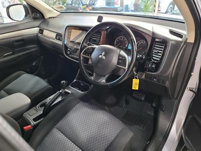 2013 Mitsubishi Outlander - Thumbnail