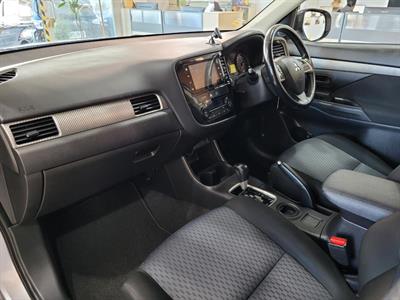 2013 Mitsubishi Outlander - Thumbnail