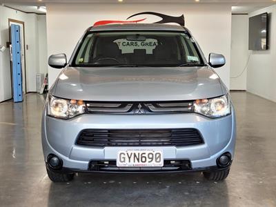 2013 Mitsubishi Outlander - Thumbnail