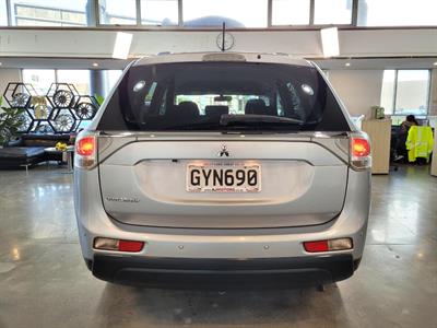 2013 Mitsubishi Outlander - Thumbnail