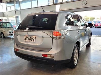 2013 Mitsubishi Outlander - Thumbnail
