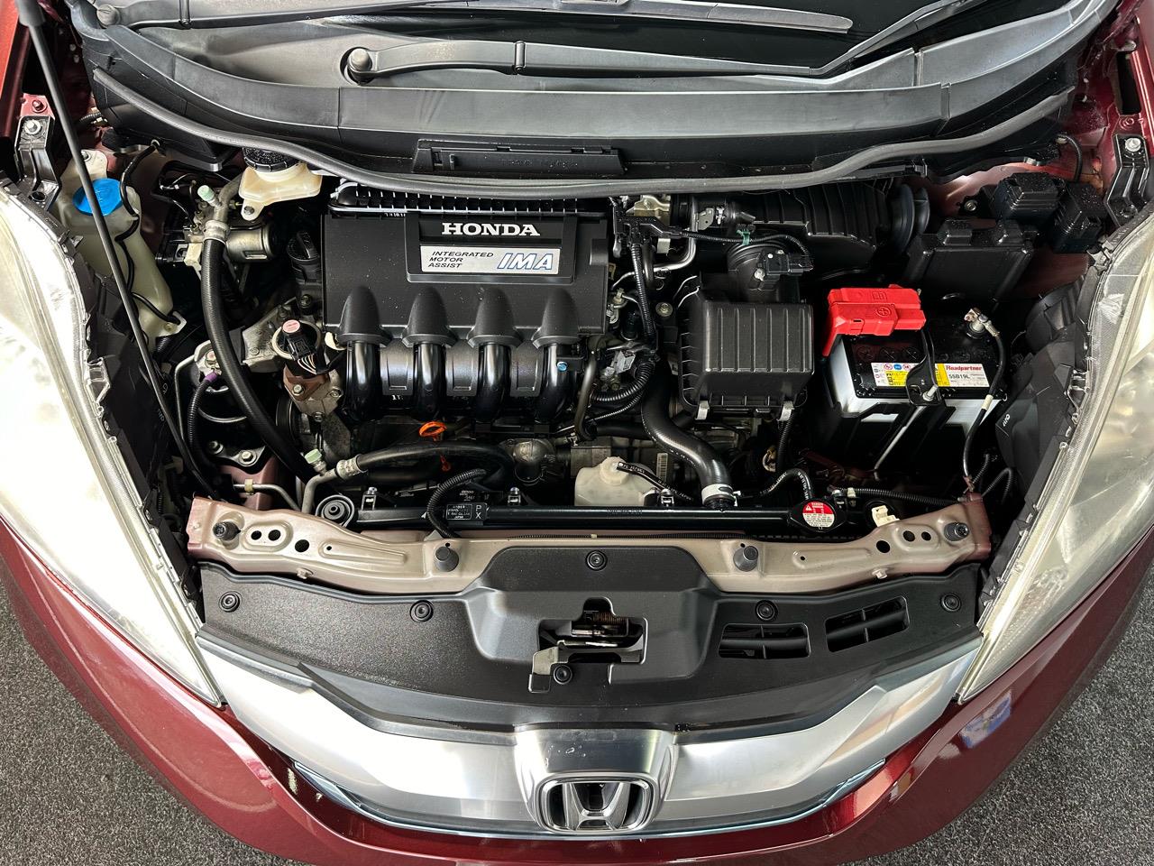 2013 Honda fit shuttle