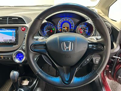 2013 Honda fit shuttle - Thumbnail