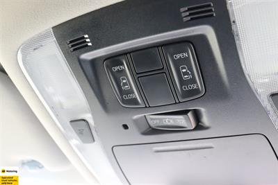 2016 Toyota Vellfire - Thumbnail