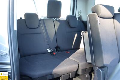2017 Nissan Serena - Thumbnail