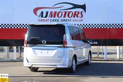2017 Nissan Serena - Thumbnail