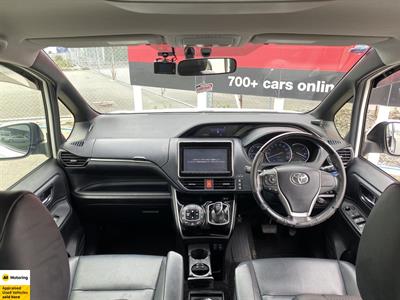 2015 Toyota Esquire - Thumbnail