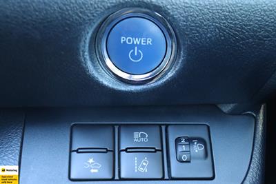 2016 Toyota Sienta - Thumbnail